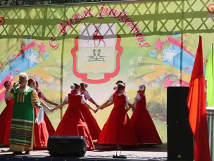 С днем района